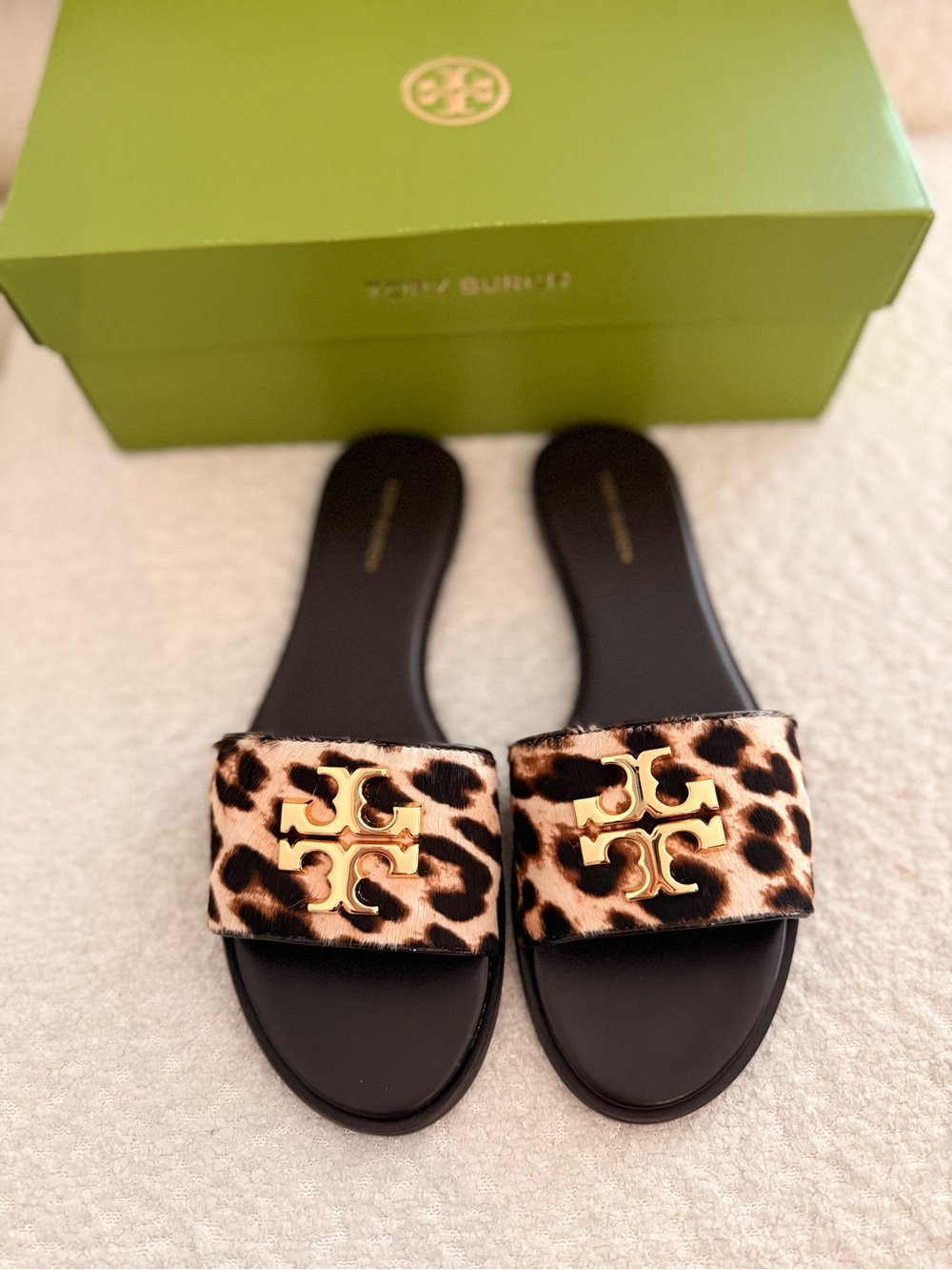 Tory Burch Everly Leopard Calf Hair Slide Sandals Logo Mule Flats 8 RUNS SMALL - Picture 4 of 9